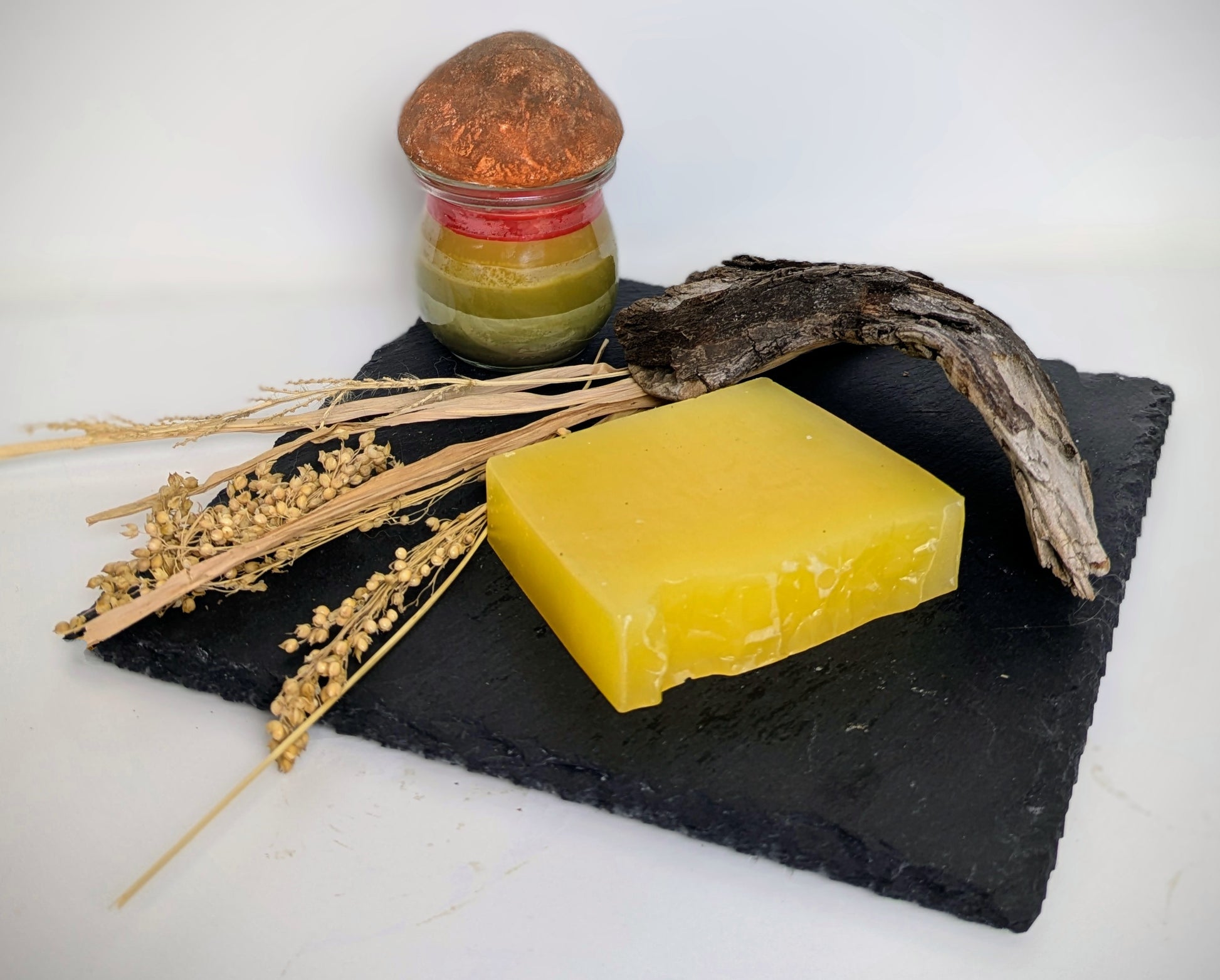 Madarinen Honig Naturseife – Frische und natürliche Pflege für deine Haut, mit Mandarine und Honig.