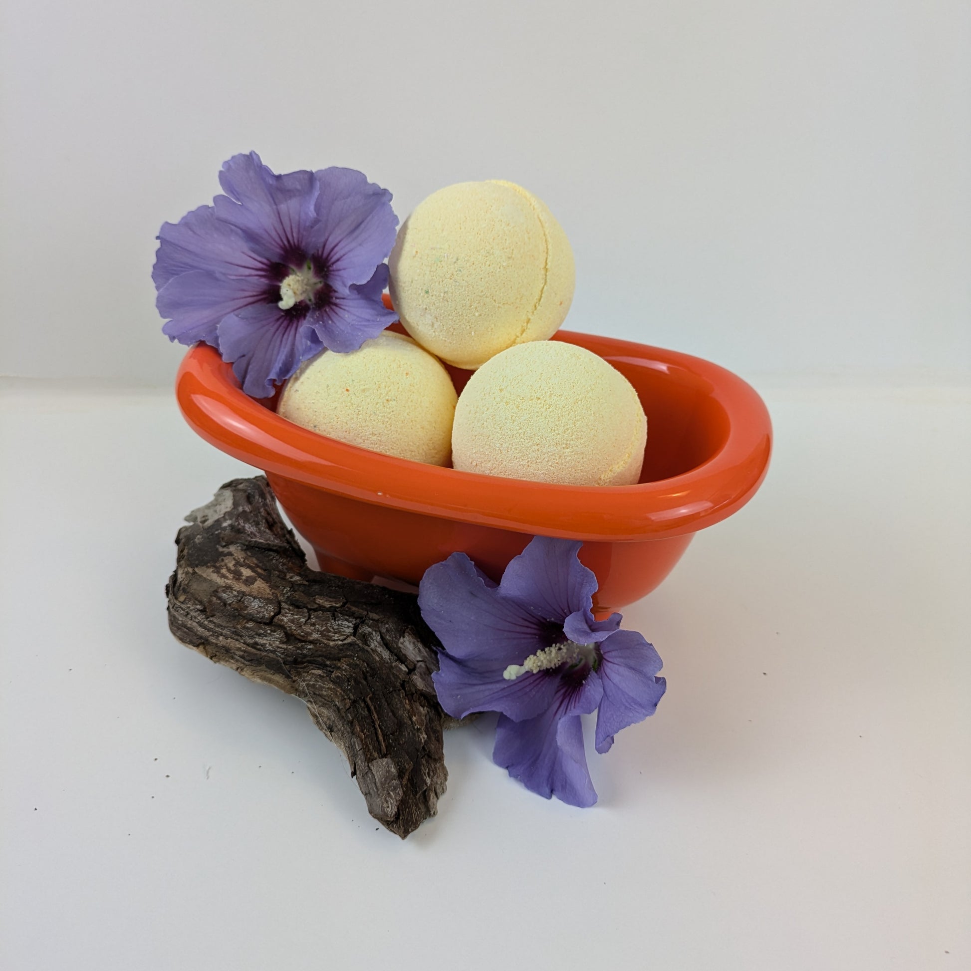 „Badebomben Aromatherapie – Handgemachte Badekugeln mit natürlichen Düften für Wellness und Entspannung“