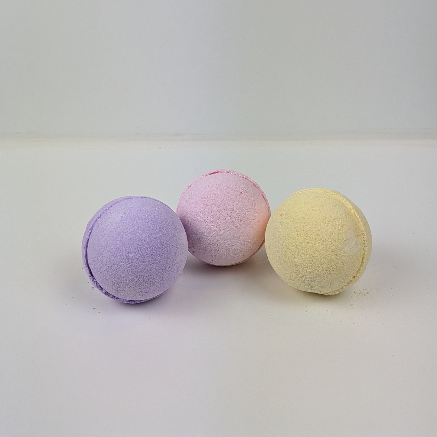 „Badebomben Aromatherapie – Handgemachte Badekugeln mit natürlichen Düften für Wellness und Entspannung“